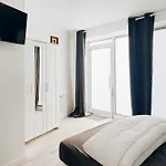 Charming Studio Apartment In The Heart Of The 15Th